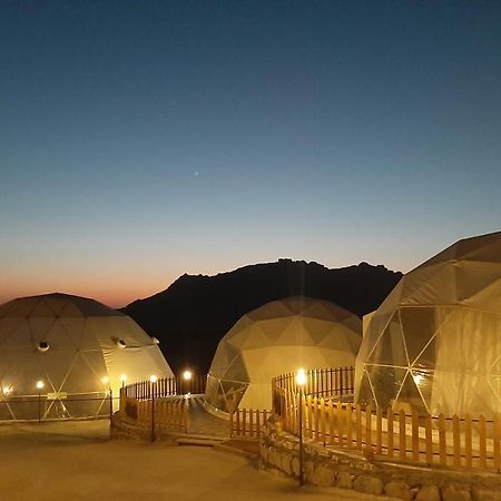 ホテル The Rock Camp Petra ワディ・ムーサ エクステリア 写真