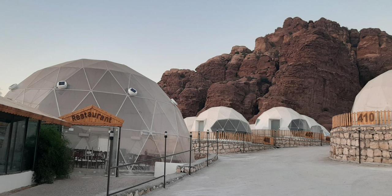 ホテル The Rock Camp Petra ワディ・ムーサ エクステリア 写真