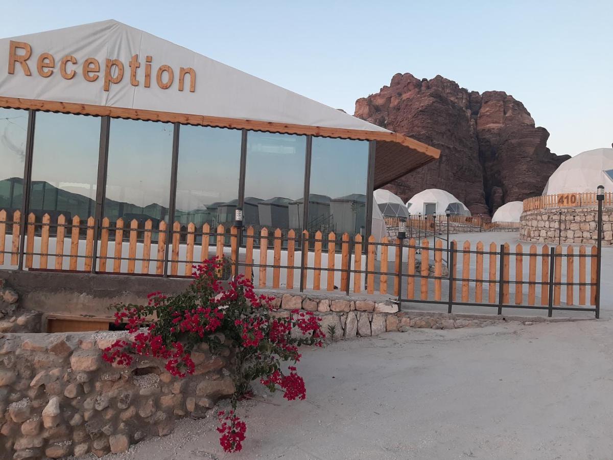ホテル The Rock Camp Petra ワディ・ムーサ エクステリア 写真
