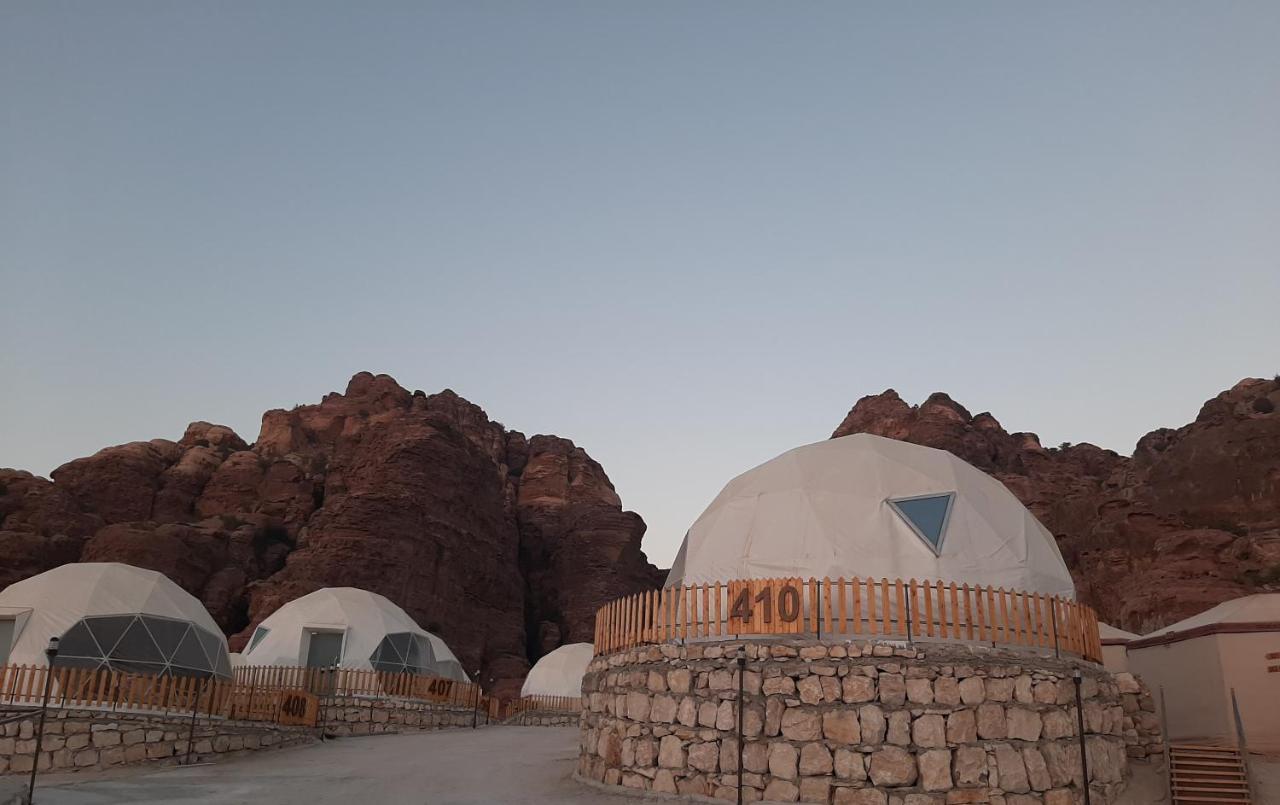 ホテル The Rock Camp Petra ワディ・ムーサ エクステリア 写真