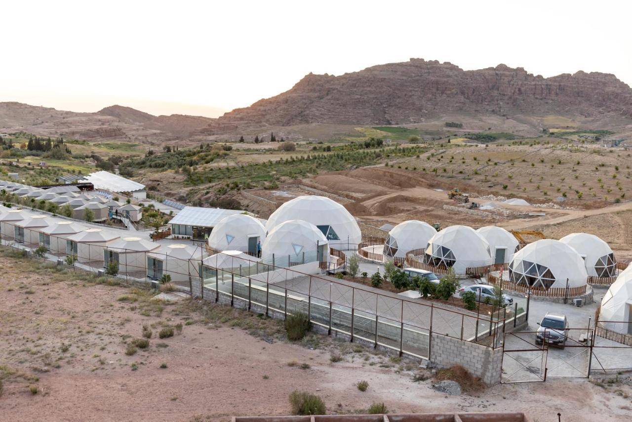 ホテル The Rock Camp Petra ワディ・ムーサ エクステリア 写真